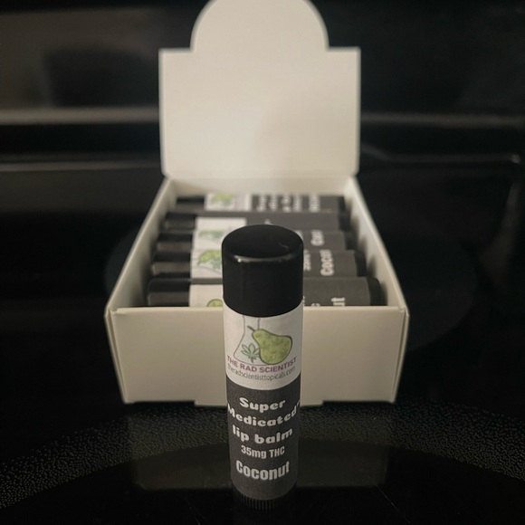 Super medicated lip balm - coconut - Picture 1 of 2